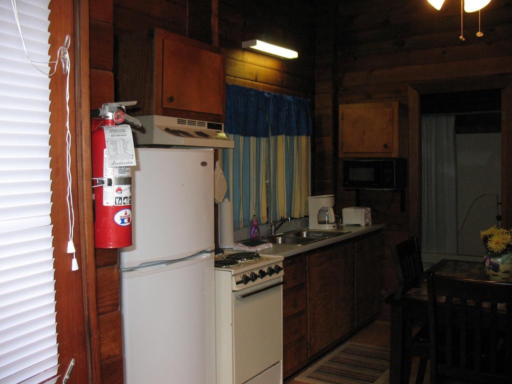 Forest Lake Camping Resort Cabin 18 Advance Exterior foto