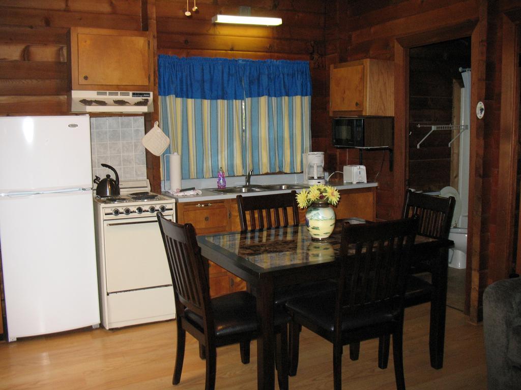 Forest Lake Camping Resort Cabin 18 Advance Exterior foto